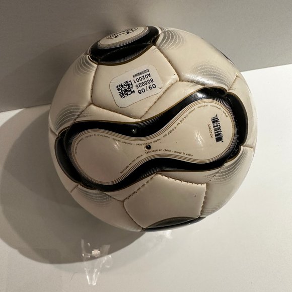 Rare 2006 Germany FIFA World Cup Adidas Teamgeist Mini YAHOO Partner Ball Size 1 - Picture 3 of 5